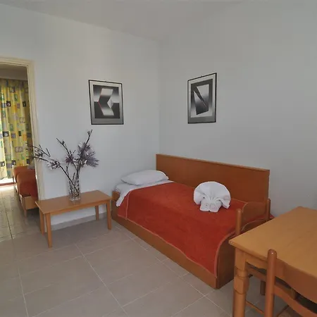 Erato & Lägenhetshotell 3*