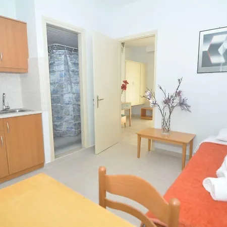 Erato Studios&apartments