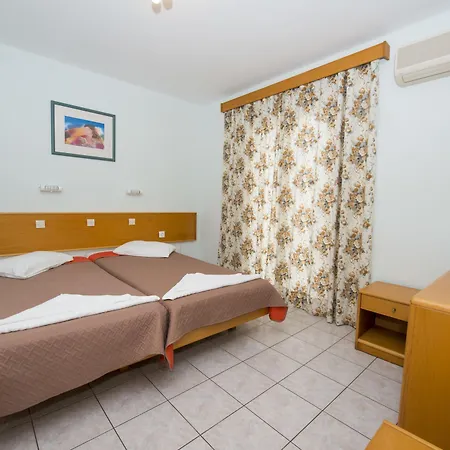 Erato Studios&apartments