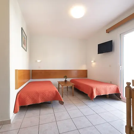 Erato Studios&apartments