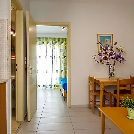 Erato Studios&apartments Aparthotel 3*