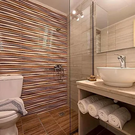 Erato Studios&apartments 3*