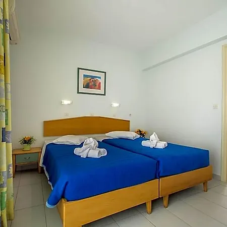 Erato Studios&apartments Aparthotel