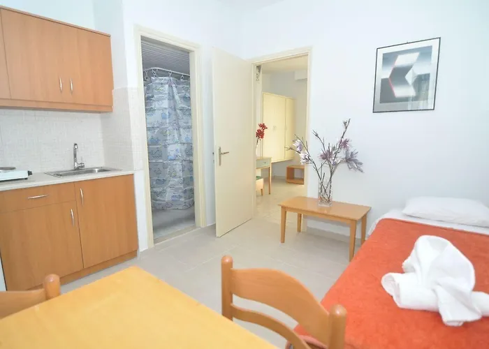 Erato Studios&apartments