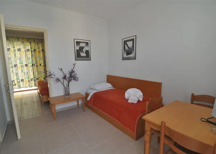 Erato Studios&apartments Aparthotel 3*