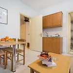 Erato Studios&apartments Aparthotel 3*