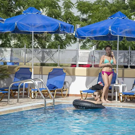 Apart-hotel Erato & 3*