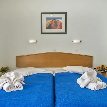Apart-hotel Erato & 3*