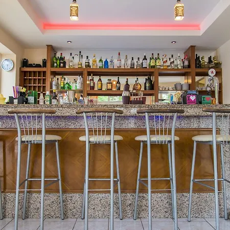 埃拉托公寓式酒店 科斯镇