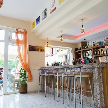 埃拉托公寓式酒店 3* 科斯镇