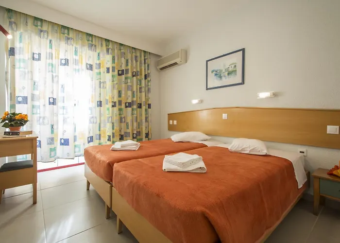 Aparthotel Erato & 3*